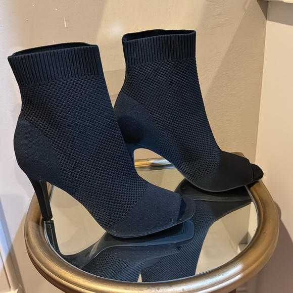 Peep toe bootie - Picture 3 of 6